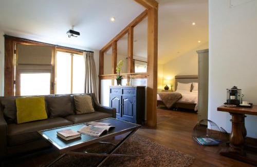 Eckington House | Eckington Manor