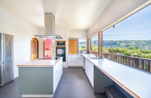 Tawa House | Eclectic 70s Mansion