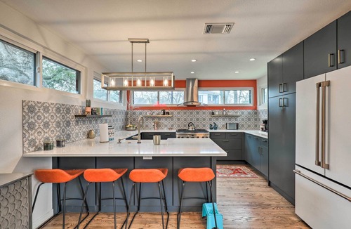 Hyde Park Cottage | Eclectic Austin Bungalow: Central Location!