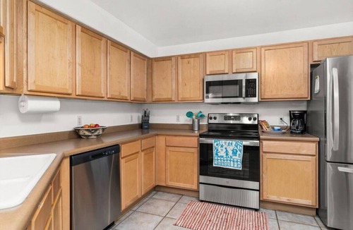 Southside House | Eclectic Condo 5-min to Meow Wolf