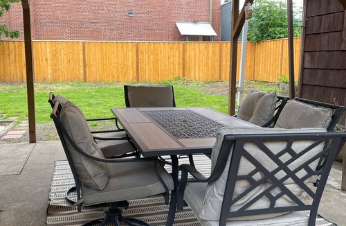 Carlton House | Eclectic cottage, steps from downtown