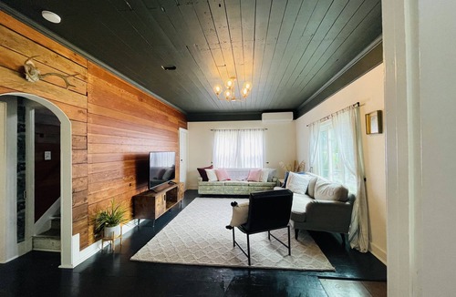 Carlton House | Eclectic cottage, steps from downtown