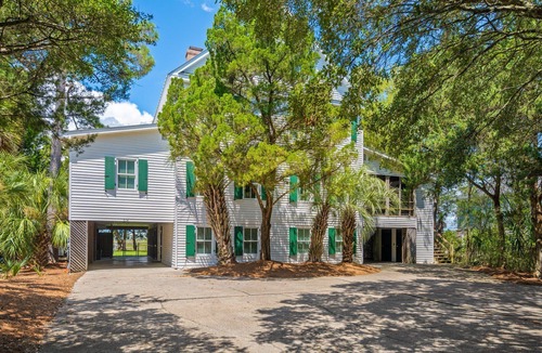 Debordieu Colony House | Eclectic Creek Front Retreat