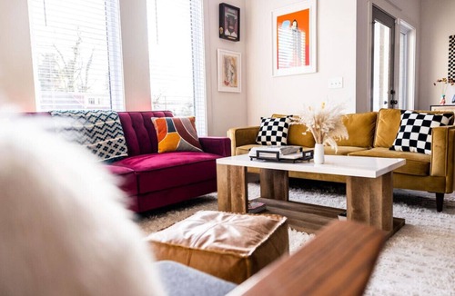 Eastwood House | Eclectic E Nash Townhome Close to Broadway!