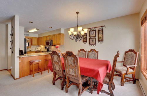 Eagle-Vail House | Eclectic Eagle-Vail Condo: 2 Miles to Beaver Creek