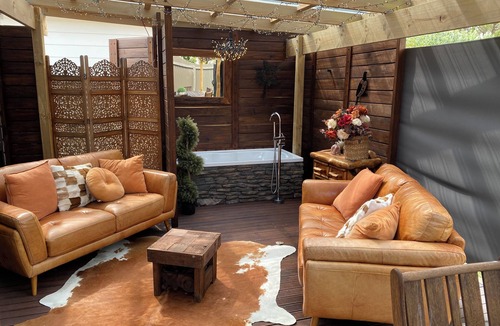 Palmerston North Apartment | Eclectic Escape - Romantic Outdoor Bath