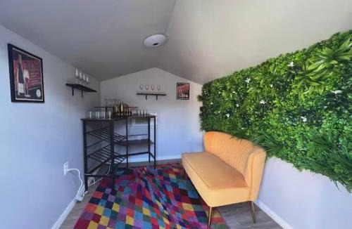 Woodlake - Briar Meadow House | Eclectic Family Hub-Hot tub-Galleria-Uni