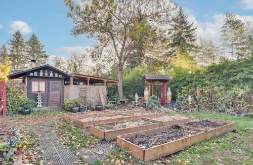 Cully House | Eclectic Loft-Style Cottage 6 Mi to Downtown PDX!