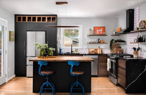 Waycroft - Woodlawn House | Eclectic Mid Century Modern 3BD/3BA with *Hot Tub*