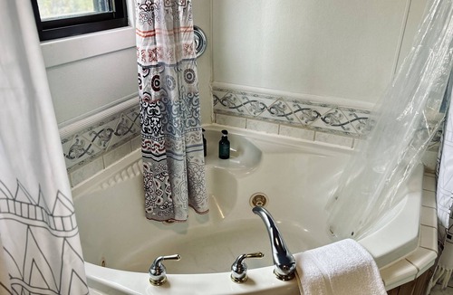 Park Point House | Eclectic Park Point Escape