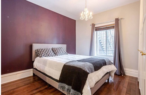 De Lorimier Apartment | Eclectic plateau mont-royal. 2-bedroom condo with garden.