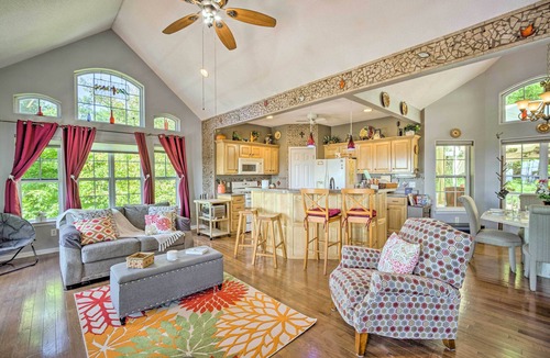 Ranger Cottage | Eclectic Ranger Home w/Mtn Views + Hot Tub!