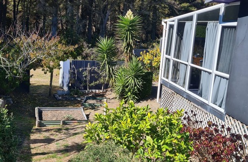 Waitarere Beach Cottage | Eclectic real kiwiana bach