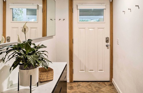 Atlantic House | Eclectic Seattle Townhome < 3 Mi to Downtown!