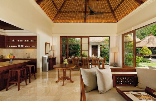 Jimbaran Bay Villa | Eclectic Spacious Design 4BR Beachside Pool Villa