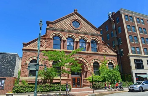 Portland Apartment | Eclectic & Unique 1 Bedroom Apt on Morning Street