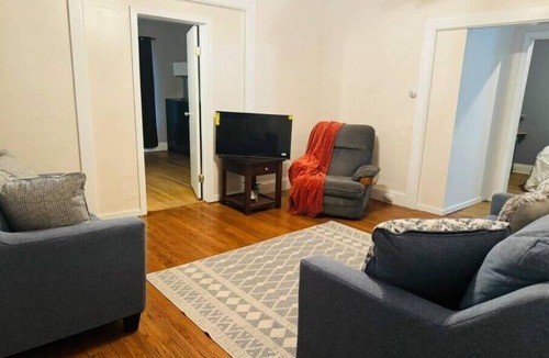 Fredonia House | Eclipse! 5 bedroom, sleeps 10.n