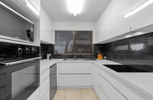 Cairns Central Business District Apartment | Eclipse A Poolside Family Escape in the CBD