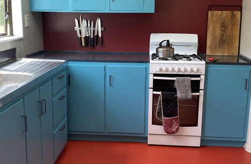 Coromandel Peninsula House | Eco-Bach inside a kiwi sanctuary