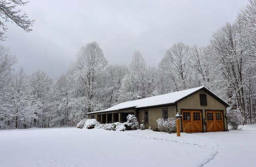 Portersville Cabin | Eco-Conscious Flower & Herb Farm Retreat