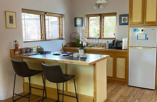 Canada de los Alamos House | Eco Conscious, Peaceful & Serene, Dog Friendly, Open Floor Plan, Cozy, Private…