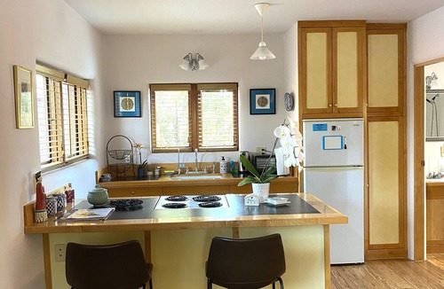 Canada de los Alamos House | Eco Conscious, Peaceful & Serene, Dog Friendly, Open Floor Plan, Cozy, Private…
