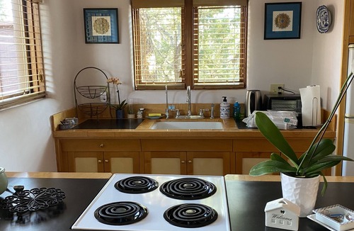 Canada de los Alamos House | Eco Conscious, Peaceful & Serene, Dog Friendly, Open Floor Plan, Cozy, Private…