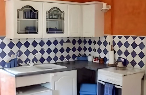 Autignac House | Eco-friendly Gîte with Private Pool, Terrace and Wi-Fi in Autignac