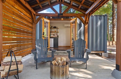 Camas House | Eco Friendly Tiny Container Home Retreat