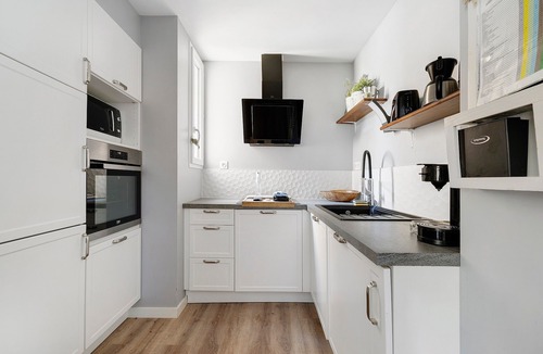 Saint-Mars-la-Jaille House | Eco-Gîte La Charmante Des Vallons: Spacious Retreat with Spa and Stone Annex