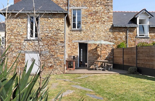 Saint-Mars-la-Jaille House | Eco-Gîte La Charmante Des Vallons: Spacious Retreat with Spa and Stone Annex