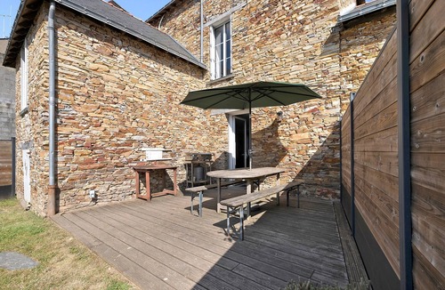 Saint-Mars-la-Jaille House | Eco-Gîte La Charmante Des Vallons: Spacious Retreat with Spa and Stone Annex