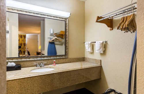 Baytown Hotel | Eco Inn Suites by Hotel O Baytown