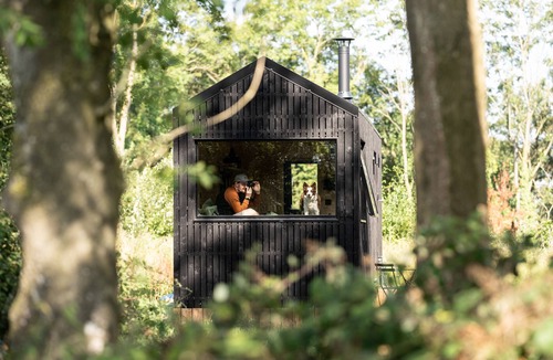 Tarporley Cabin | Eco Off-Grid Hideaway with Scenic Walks