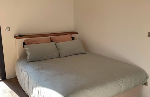 Sartrouville Bed & Breakfast | Eco Studio with breakfast and terrace 17km from central Paris
