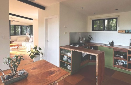 Smiths Creek Ski Chalet | Ecoasis Sanctuary: Scenic Range View Chalet