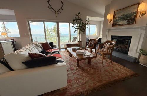 Port Townsend House | EcoBluff Retreat - Sunset & Water Views!