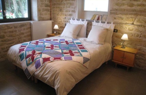 Sancy Bed & Breakfast | Ecogite with Terrace and Private Garden for Families