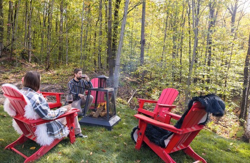 Pine Hill Ski Chalet | Ecohaven-Spa, nature & fire under the stars