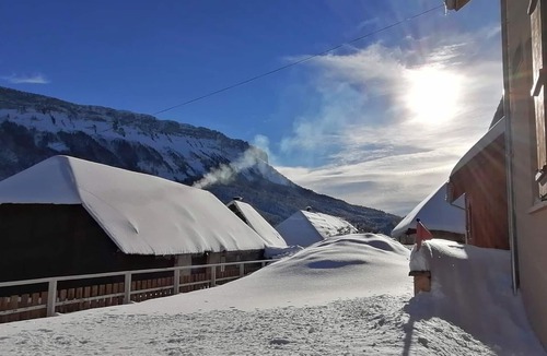 Saint-Francois-de-Sales House | ECOLE A GITER - LE DROSERA