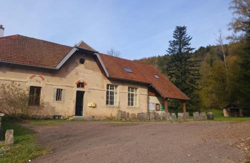 Haut-du-Them-Chateau-Lambert House | ECOLE de BELMONT