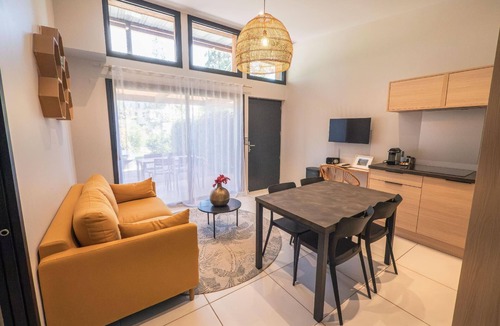 Saint-Affrique Apartment | Ecolodge 4 pers with spa