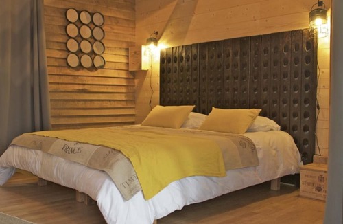 Saint-Georges-des-Sept-Voies Cabin | Ecolodges de Loire & Spa