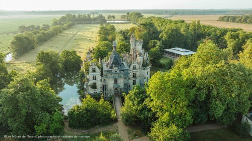 Les-Trois-Moutiers Apartment | Ecolodges de rêve dans un château de conte de fées