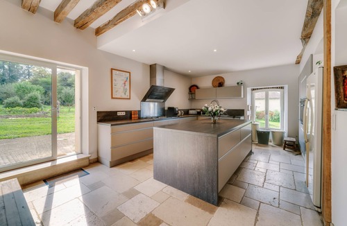 Villeneuve-sur-Yonne House | Ecological 4* gites for groups