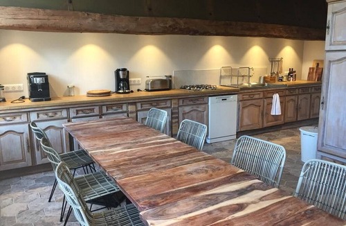 Villeneuve-sur-Yonne House | Ecological 4* gites for groups