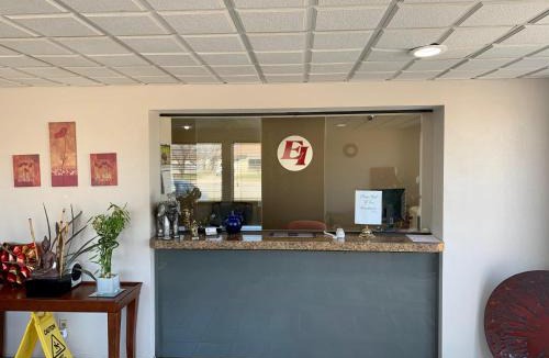 Columbus Hotel | Econo Inn