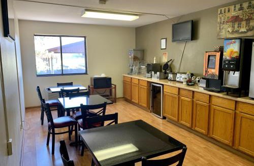 Columbus Hotel | Econo Inn