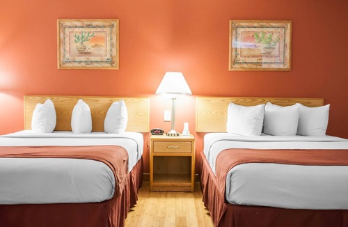 West Old Town Hotel | Econo Lodge Albuquerque Old Town