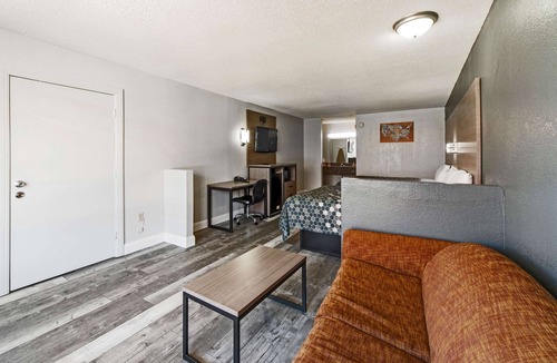 Central Oklahoma City Hotel | Econo Lodge And Suites Bricktown